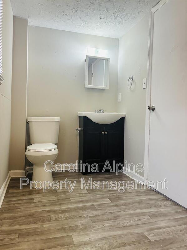 Building Photo - 208 Royster Ave