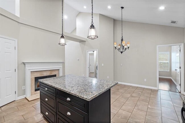 Building Photo - 5551 Wood Vale Ct