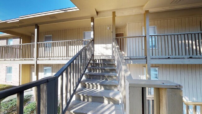Building Photo - 1859 Norwood Ct