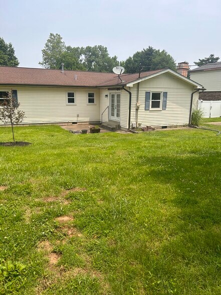 Building Photo - 160 Kimberly Dr