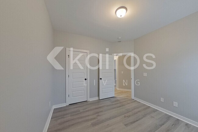 Building Photo - 45 HAWK LN