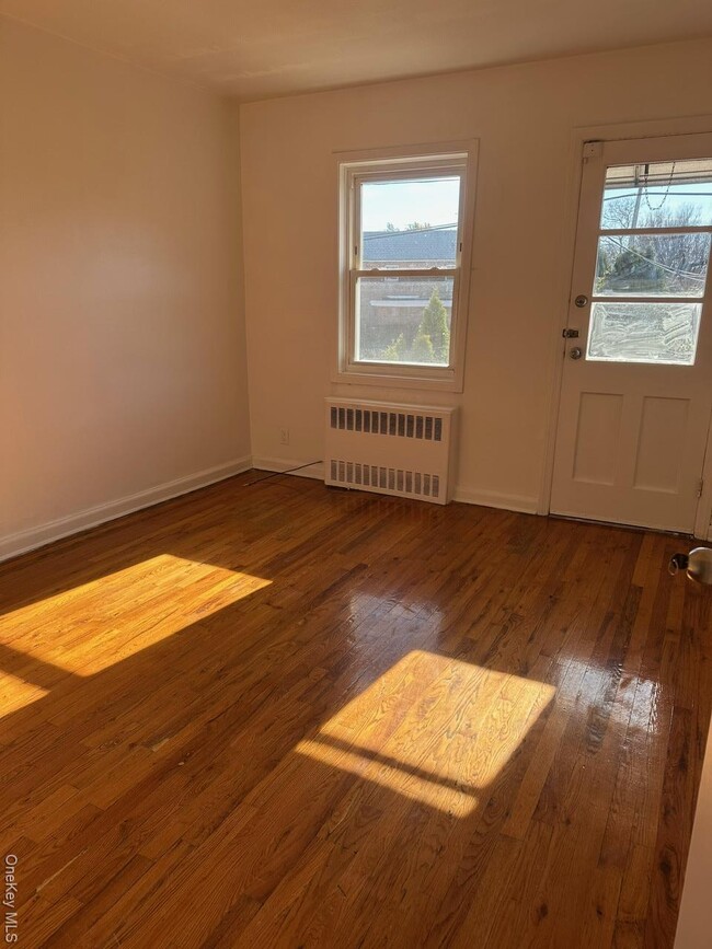 Building Photo - 209-34 41st Ave