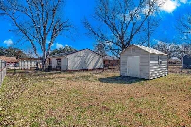 Building Photo - 4806 General Bragg Dr