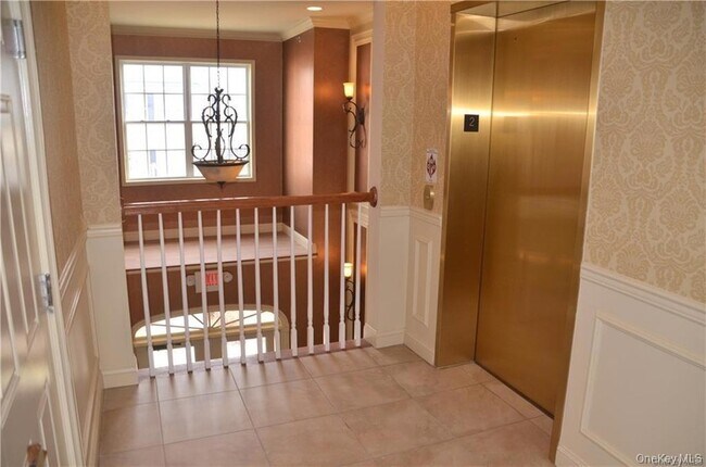 Building Photo - 207 NY-207