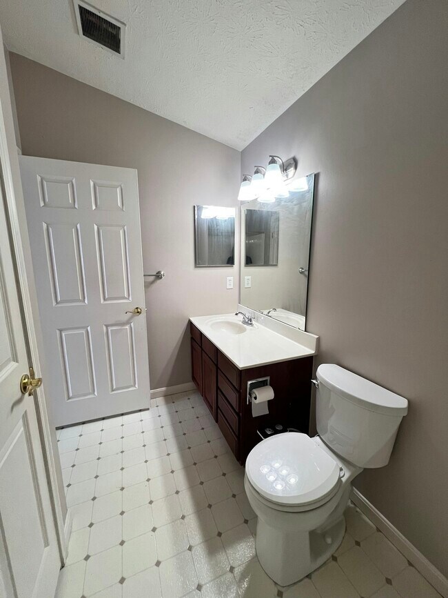 Building Photo - 3126 Alexander Pl