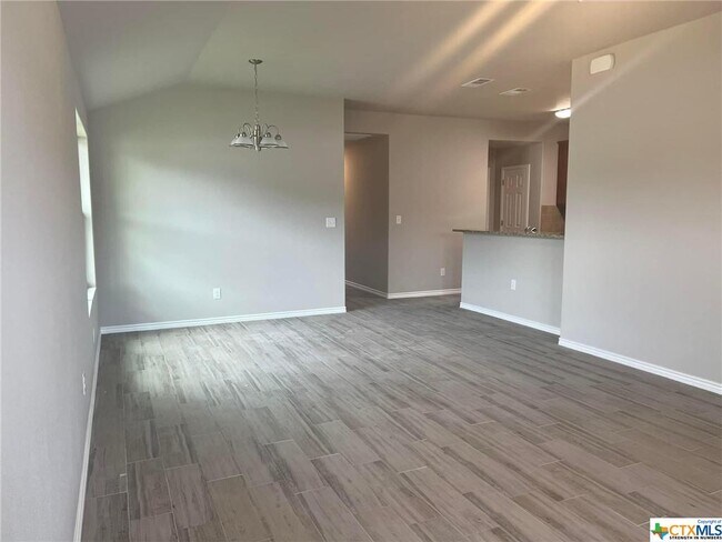 Building Photo - 333 Arnold Dr