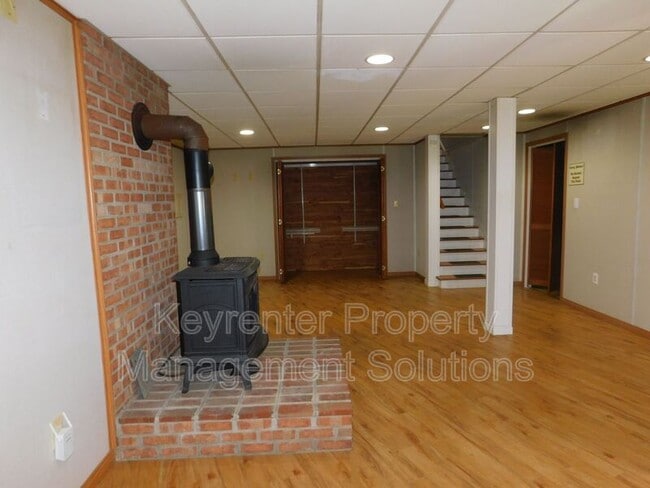 Building Photo - 201 Robinhood Rd