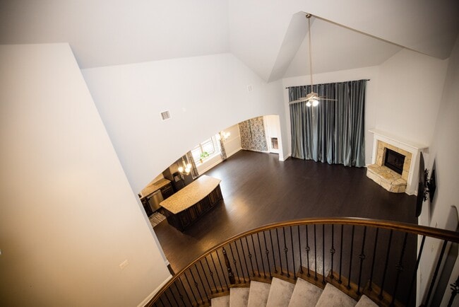 Building Photo - 13923 Hopewell Dr