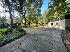 Building Photo - Mid-Century Modern Oasis on 5+ Acres – Pri...