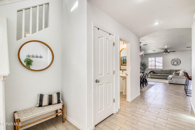 Building Photo - 7517 Red Cedar Dr