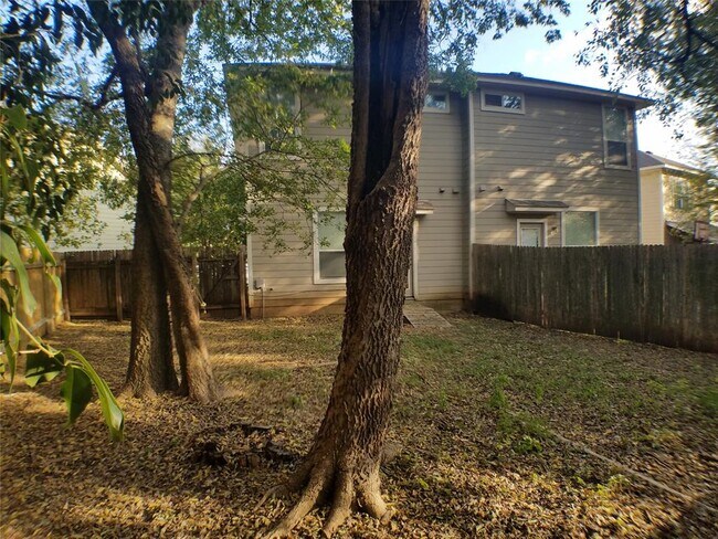 Building Photo - 2502 Allred Dr