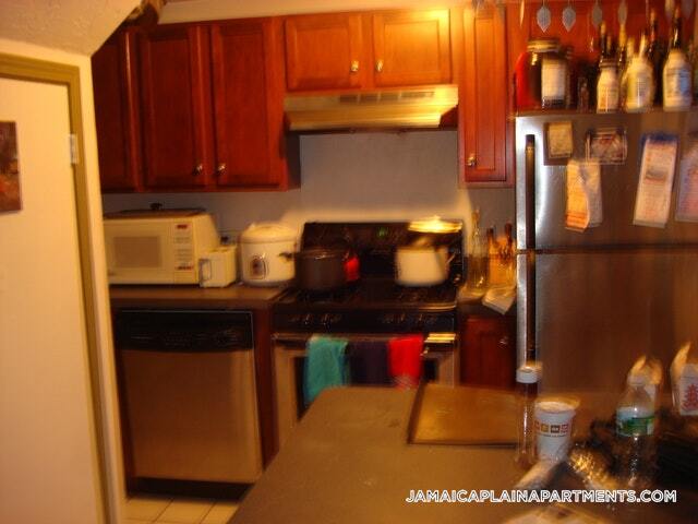 Primary Photo - 87 Sheridan St