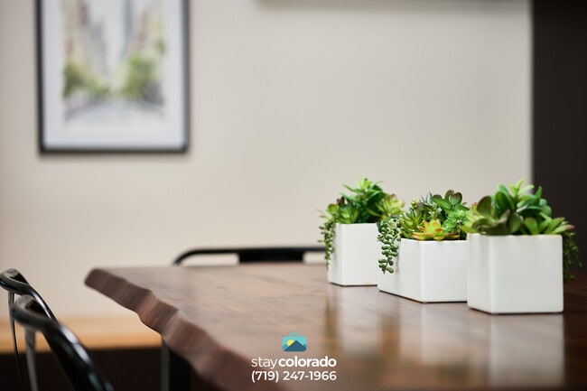 Glenn St - 2248 Glenn St