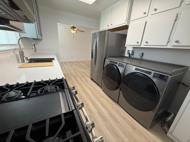 Building Photo - Charming Remodeled 3 Bedroom / 2 Bathroom ...