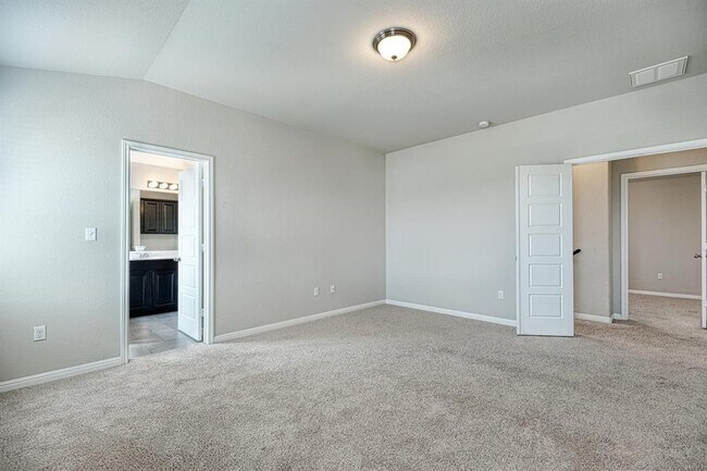 Building Photo - 100 Northern Flicker St