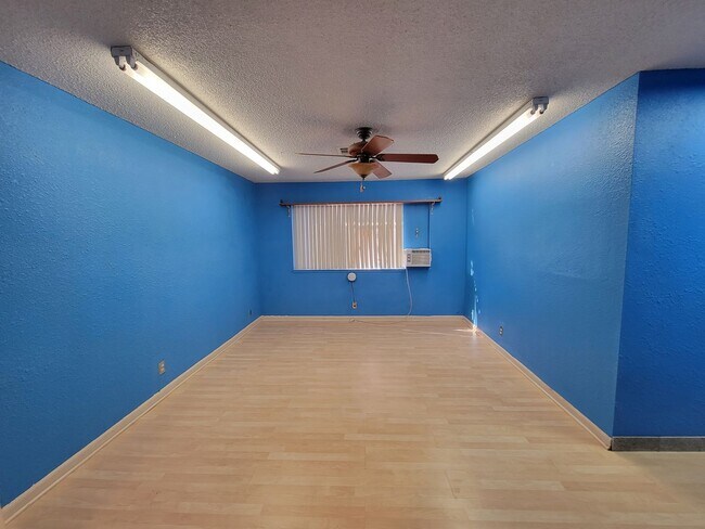 Building Photo - Single story in Montara Est 4 bed/2 full b...
