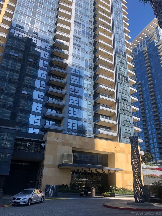Building Photo - 1325 Pacific Hwy