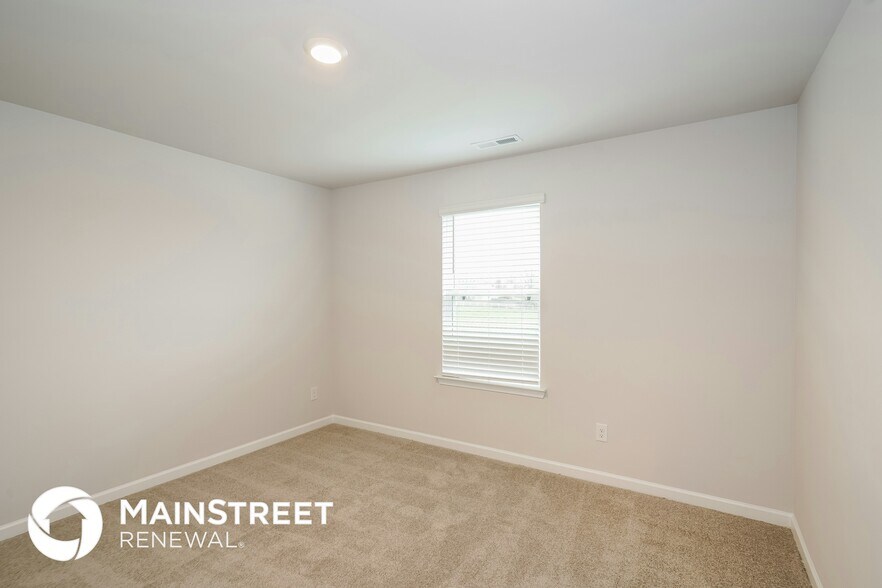 Building Photo - 2306 Curbow Dr