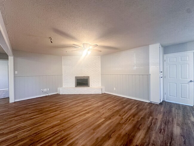 Building Photo - 5403 32nd St