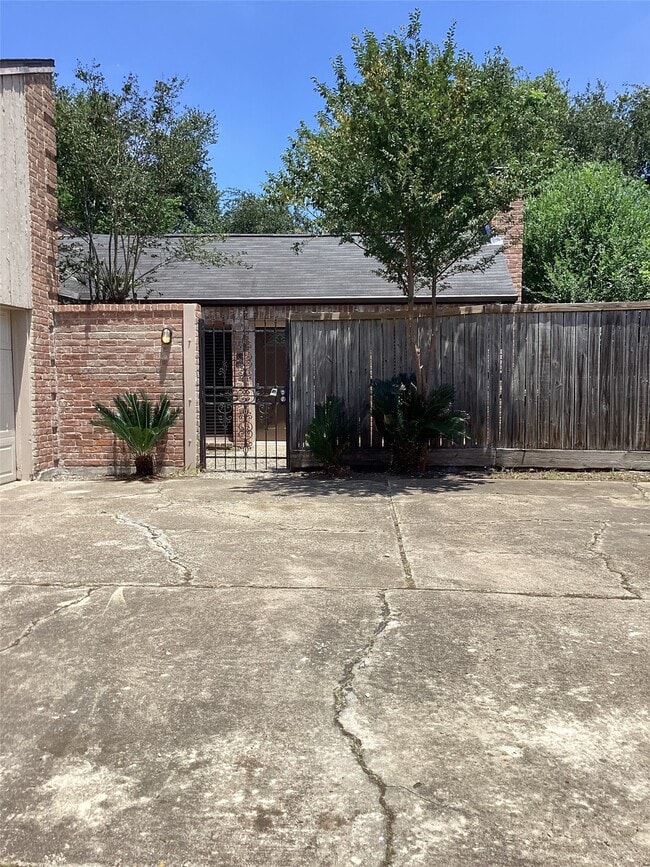 Building Photo - 7818 Vickijohn Dr