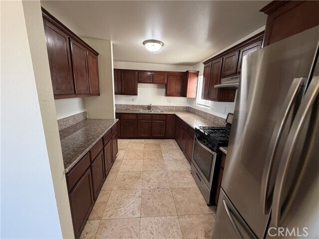 Building Photo - 635 E 79th St