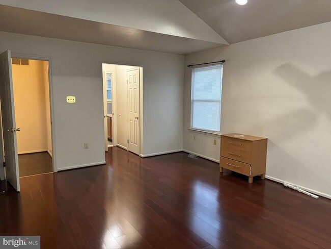 Building Photo - 2513 Wellington Way