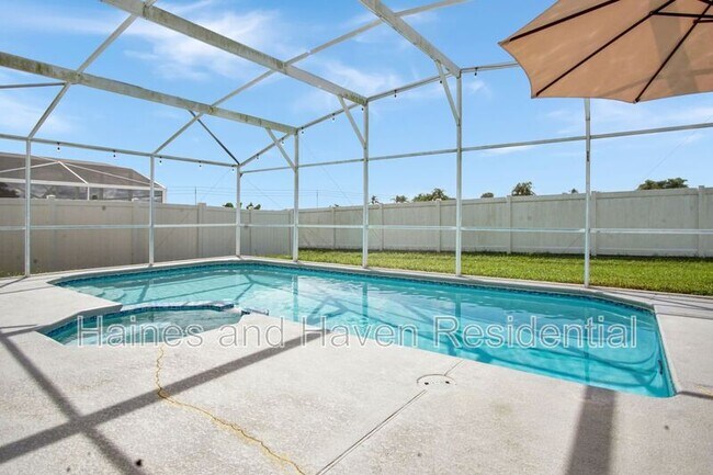 Building Photo - 323 Castlemain Cir