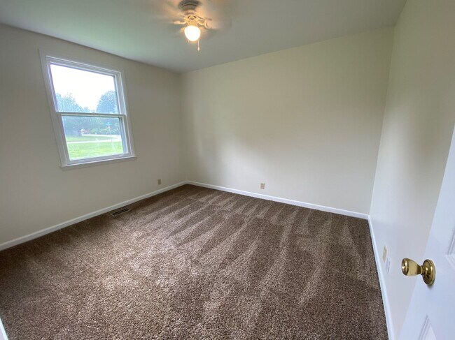 Building Photo - Pet Friendly Home For Rent Near Post!