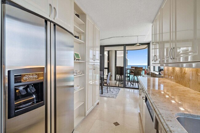 Building Photo - 5380 N Ocean Dr