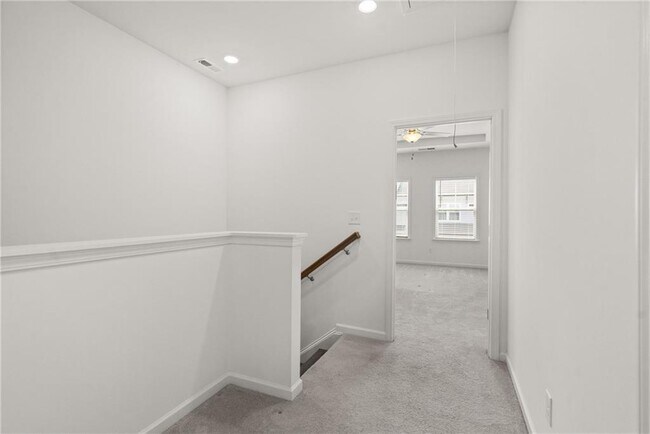 Building Photo - 1619 Avery Wy