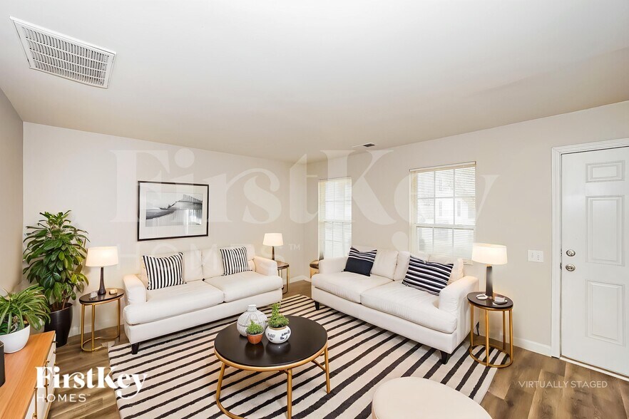 Building Photo - 5327 Peachwood Dr