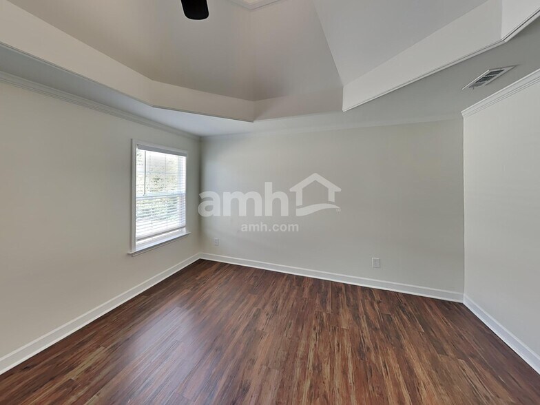 Building Photo - 3047 Romain Trail