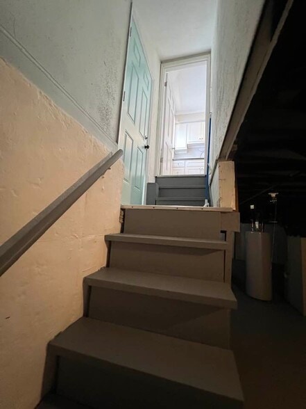 Building Photo - 6735 Dale Ave