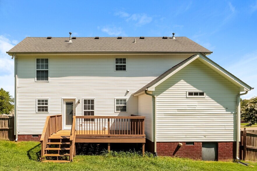 Building Photo - 3001 Sir Barton Ct