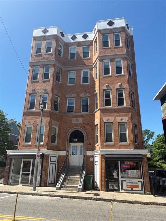 Building Photo - 301-305-305 Dudley St