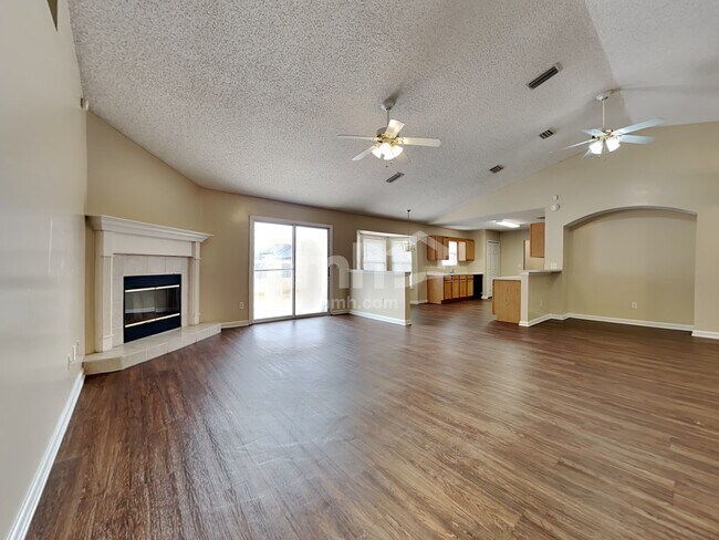 Building Photo - 2562 Glenfield Dr