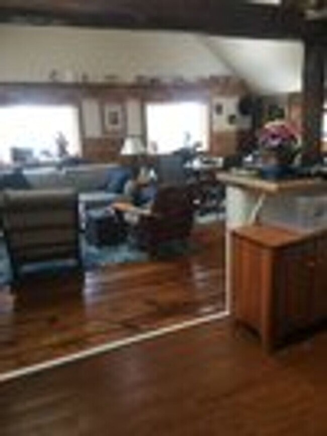 Building Photo - 2 Bedroom unit in North Amherst