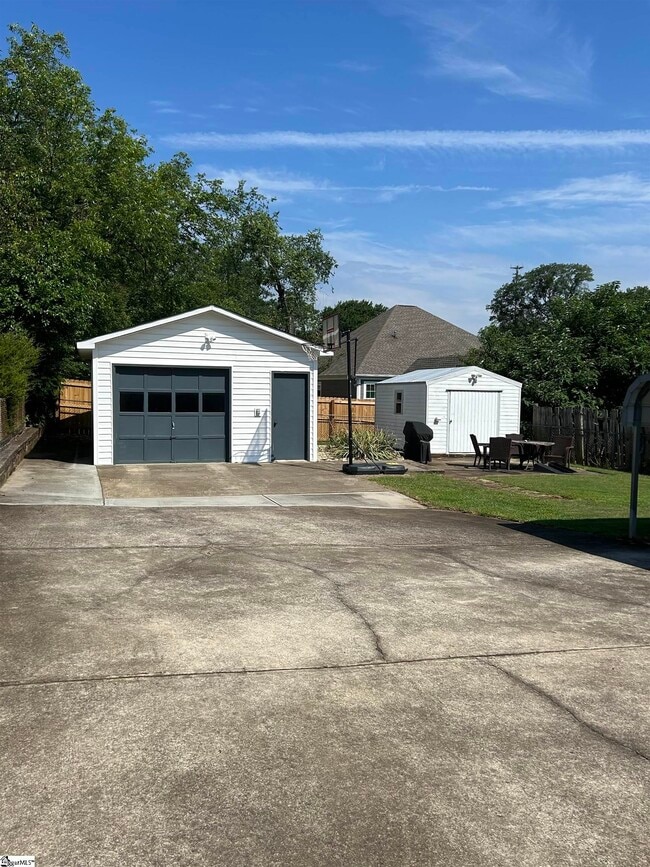 Building Photo - 118 Brookdale Ave