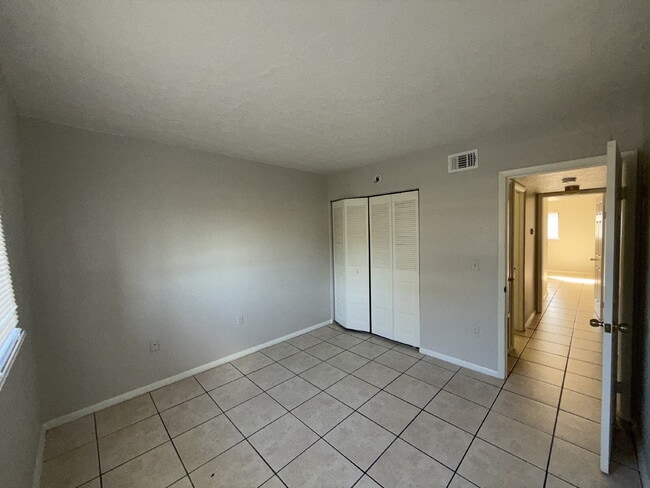 Building Photo - 2 bedroom, 2 bathroom in College Pines