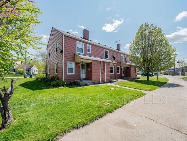 Building Photo - 956 N Central Dr