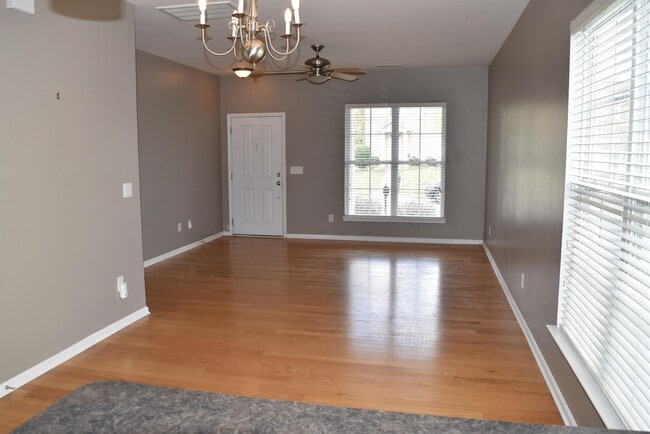 Building Photo - 2035 Golden Ridge Ln
