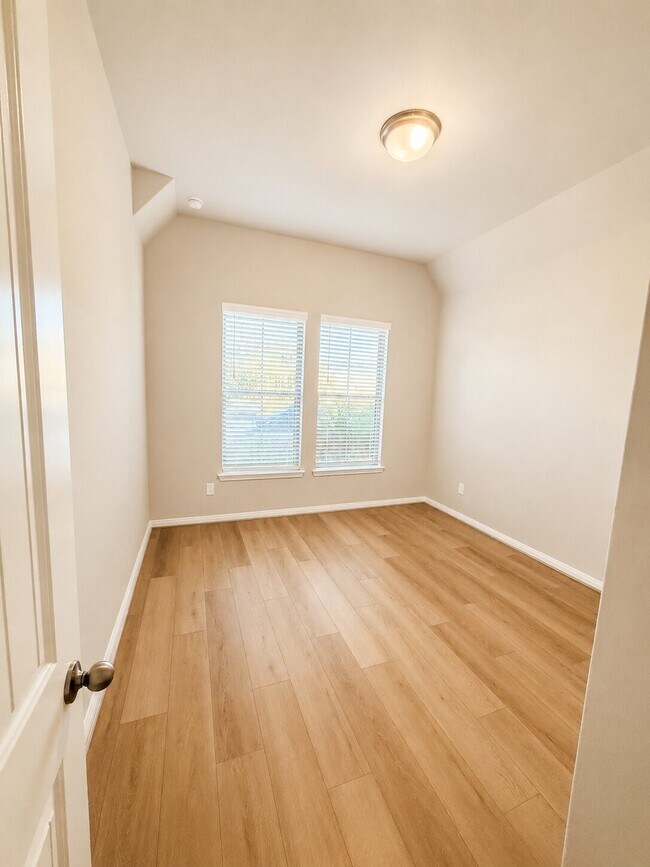 Building Photo - 10519 Bright Cloud Dr