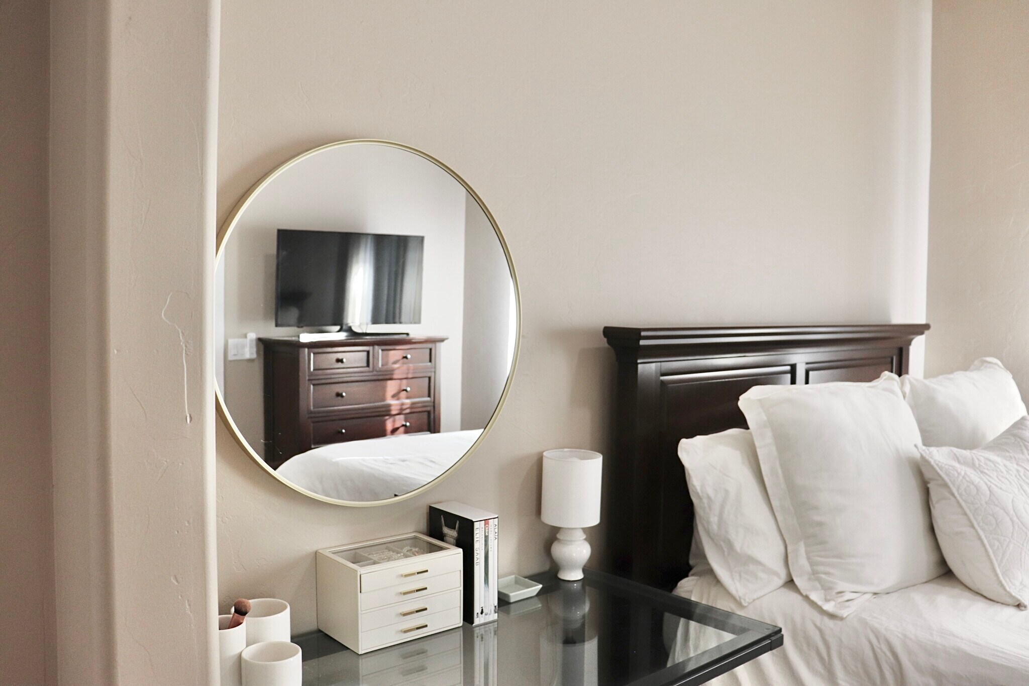 Building Photo - 2024 E River Rd