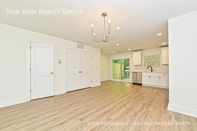 Building Photo - 580 Pleasant Ave