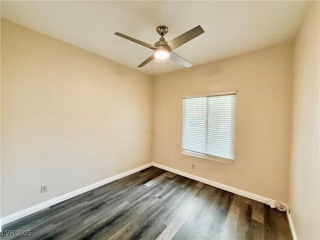 Building Photo - 1502 Cliff Branch Dr