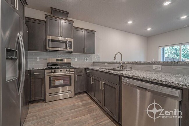 Building Photo - 2403 Trail View Ct