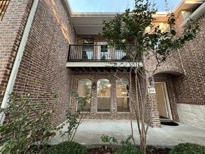 Building Photo - 1902 Downing St