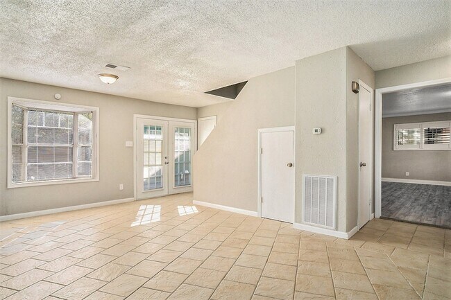 Building Photo - 2701 3rd Ave N