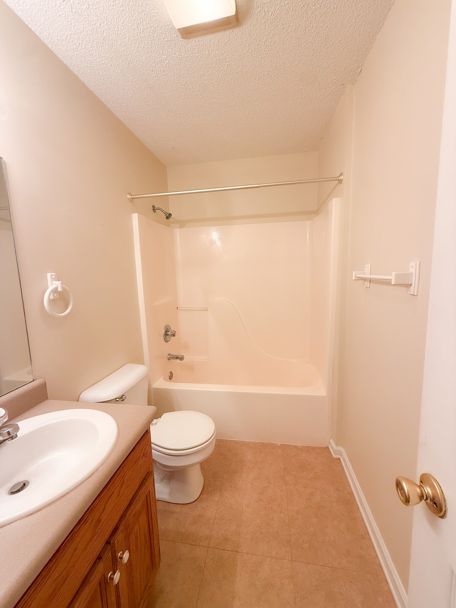 Building Photo - 412 E Pershing Ave