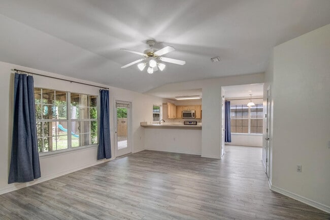 Building Photo - 2077 Shadow Lake Dr